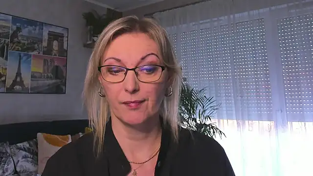 vanessa chat online show from 02-11-25, 02:35