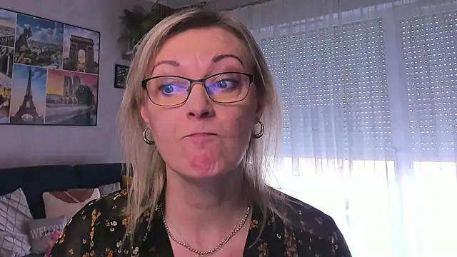 vanessa chat online show from 03-05-25, 02:23