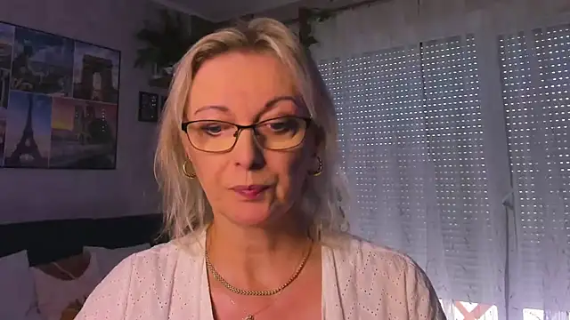 vanessa chat online show from 09-17-25, 01:24