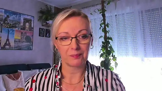 vanessa chat online show from 09-19-25, 01:23