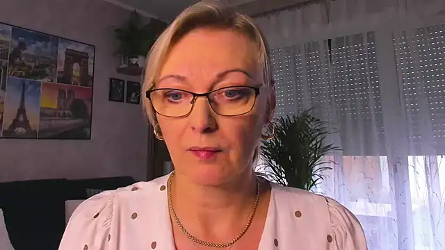 vanessa chat online show from 10-28-25, 02:20