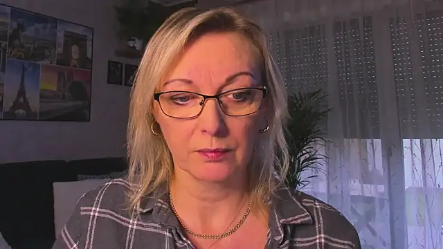 vanessa chat online show from 11-23-25, 02:17