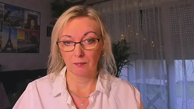 vanessa chat online show from 12-21-25, 02:13