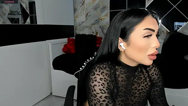 Snapshot of mistress_meryem chatting on 03-11-25, 03:05 mistress meryem online show from 03-11-25, 03:05