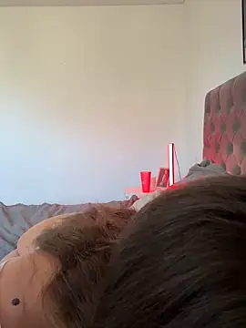 EllaMae online show from 04-08-26, 01:00