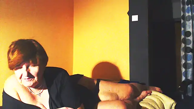 Snapshot of MioritaHard chatting on 02-13-25, 12:02 MioritaHard online show from 02-13-25, 12:02