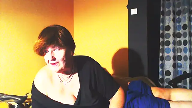 Snapshot of MioritaHard chatting on 03-13-25, 10:54 MioritaHard online show from 03-13-25, 10:54