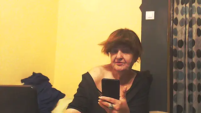 Snapshot of MioritaHard chatting on 04-28-26, 10:37 MioritaHard online show from 04-28-26, 10:37