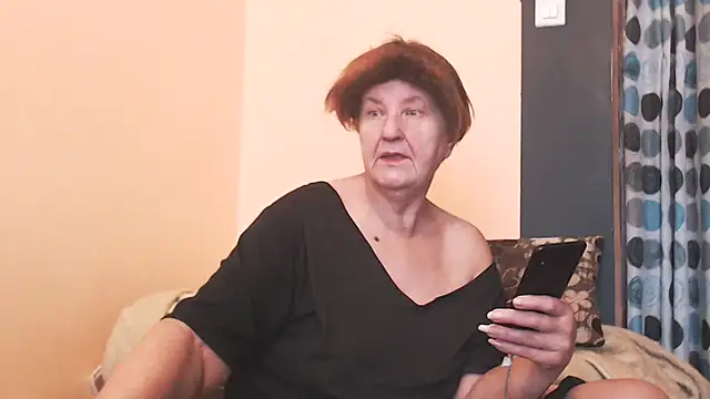 Snapshot of MioritaHard chatting on 05-24-26, 12:21 MioritaHard online show from 05-24-26, 12:21