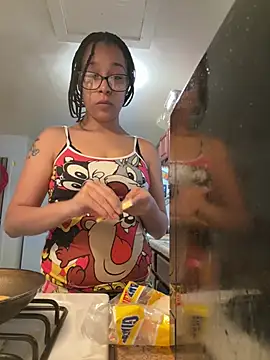 Snapshot of Alliejay chatting on 05-05-26, 10:07 Alliejay online show from 05-05-26, 10:07