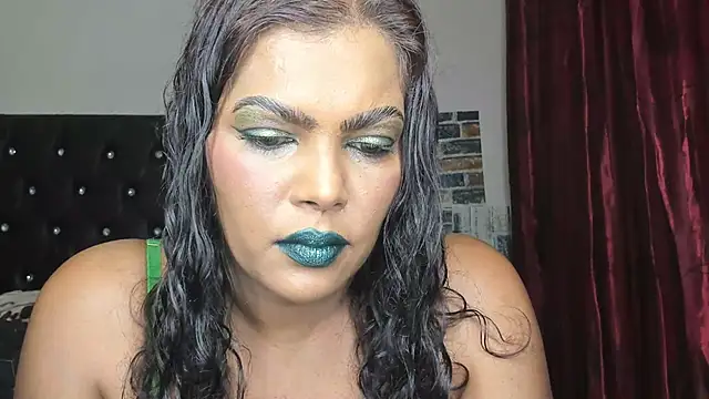 Snapshot of MySweetBitch143 chatting on 02-12-25, 10:14 MySweetBitch143 online show from 02-12-25, 10:14