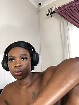 Snapshot of LuciousLips96 chatting on 02-28-25, 11:03 LuciousLips96 online show from 02-28-25, 11:03