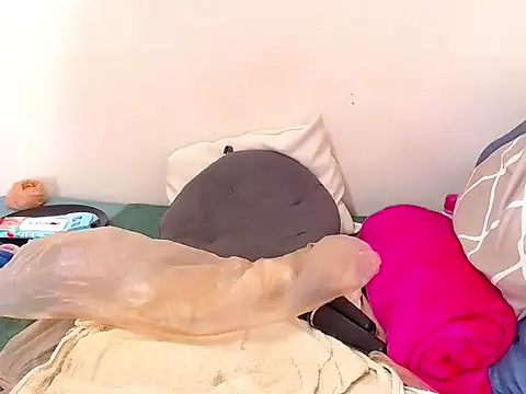 Snapshot of LuciousLips96 chatting on 03-20-25, 10:21 LuciousLips96 online show from 03-20-25, 10:21