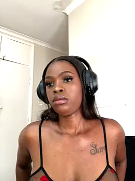 Snapshot of LuciousLips96 chatting on 09-11-25, 08:58 LuciousLips96 online show from 09-11-25, 08:58