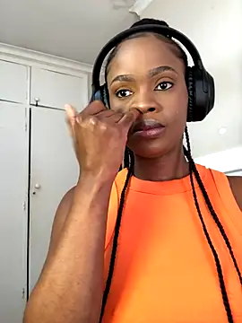 Snapshot of LuciousLips96 chatting on 09-25-25, 09:46 LuciousLips96 online show from 09-25-25, 09:46