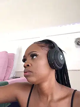 Snapshot of LuciousLips96 chatting on 11-10-25, 07:07 LuciousLips96 online show from 11-10-25, 07:07