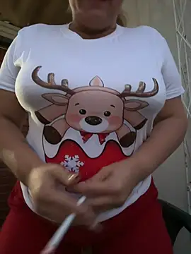 Snapshot of x_elena_x chatting on 12-12-24, 10:52 x elena x online show from 12-12-24, 10:52