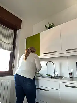 Snapshot of x_elena_x chatting on 03-06-25, 11:36 x elena x online show from 03-06-25, 11:36