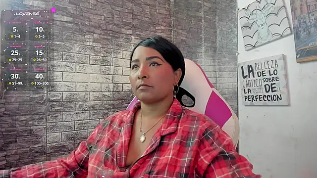 Snapshot of paola_ih chatting on 07-15-26, 02:22 paola ih online show from 07-15-26, 02:22