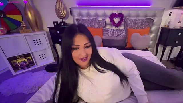 Snapshot of TiffanyRoxx chatting on 02-03-26, 07:30 TiffanyRoxx online show from 02-03-26, 07:30