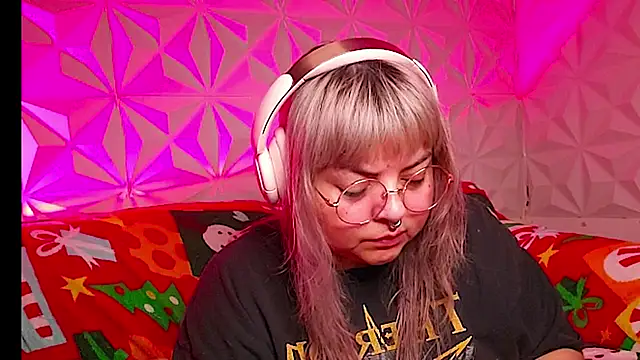 Satyn doll online show from 12-18-25, 01:44