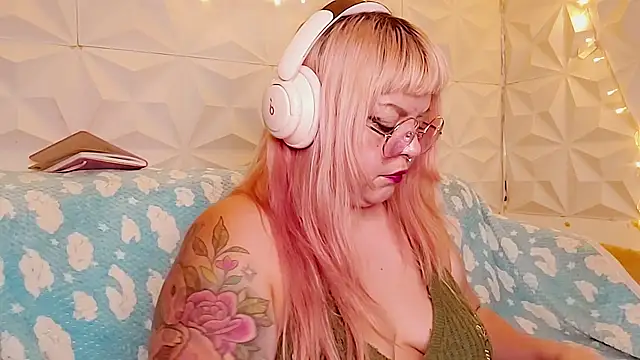 Satyn doll online show from 05-22-26, 02:19