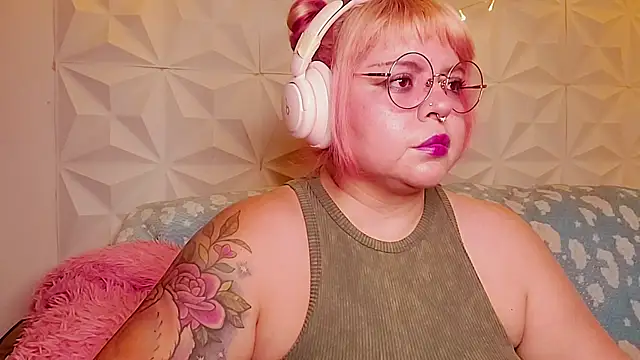 Snapshot of Satyn_doll chatting on 06-26-26, 10:47 Satyn doll online show from 06-26-26, 10:47