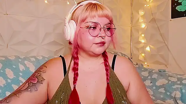 Snapshot of Satyn_doll chatting on 06-27-26, 11:21 Satyn doll online show from 06-27-26, 11:21