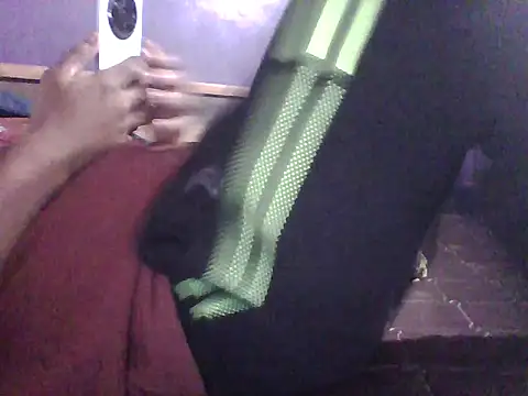 Snapshot of indianguy21 chatting on 06-07-26, 02:43 indianguy21 online show from 06-07-26, 02:43