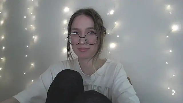  Hanna Moon  online show from 11-30-25, 11:14