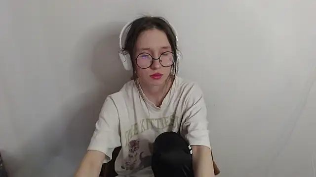  Hanna Moon  online show from 04-10-26, 07:46