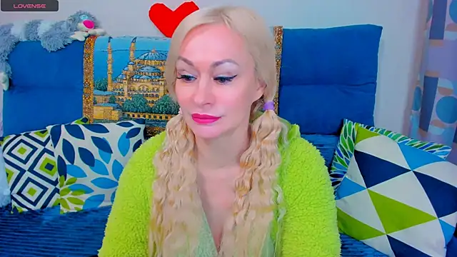 EllenMoore online show from 01-14-25, 02:40