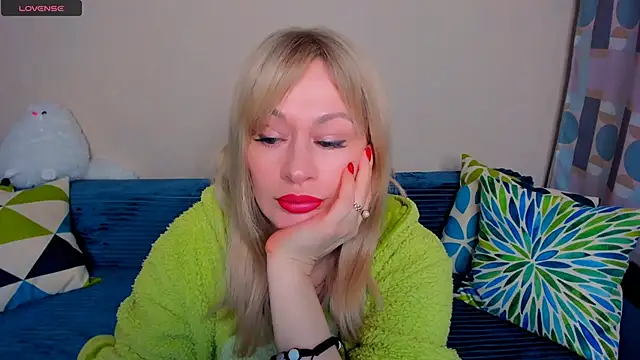 EllenMoore online show from 04-11-26, 03:11