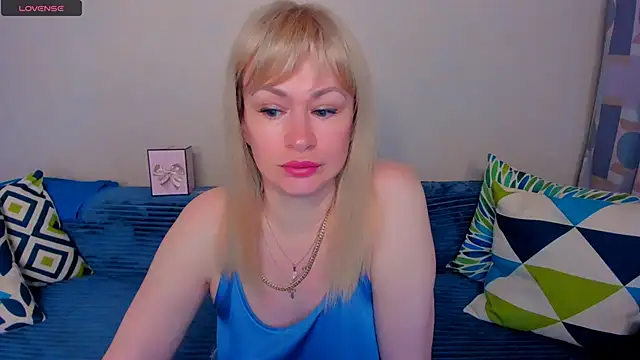 EllenMoore online show from 06-12-26, 03:05