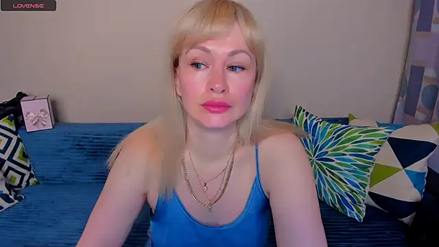 EllenMoore online show from 06-14-26, 03:08