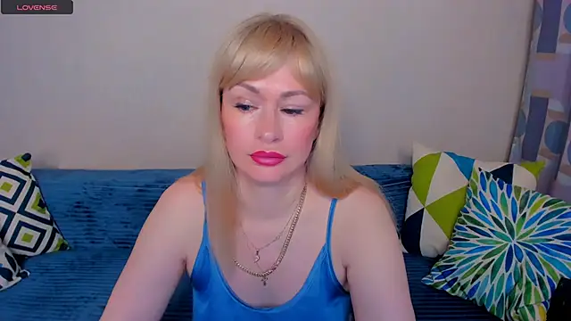 EllenMoore online show from 06-22-26, 03:19