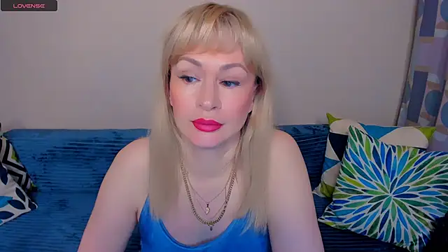 EllenMoore online show from 06-27-26, 03:11