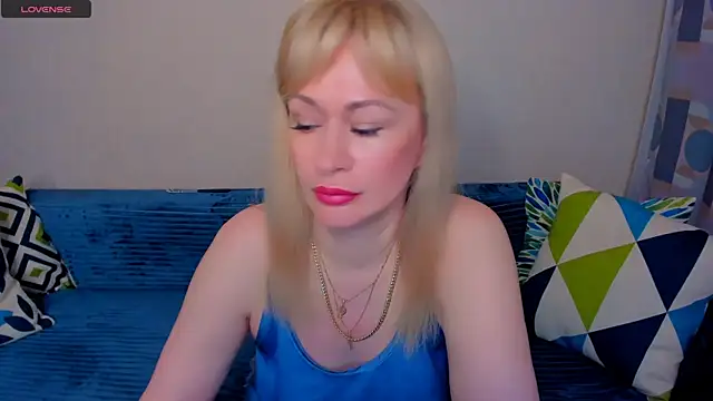 EllenMoore online show from 06-30-26, 03:07