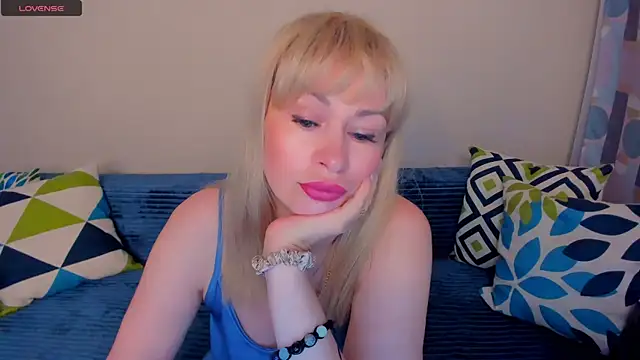 EllenMoore online show from 07-25-26, 03:04