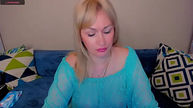 EllenMoore online show from 08-01-26, 03:06