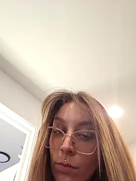 Snapshot of LilyOrion chatting on 02-11-26, 08:03 LilyOrion online show from 02-11-26, 08:03