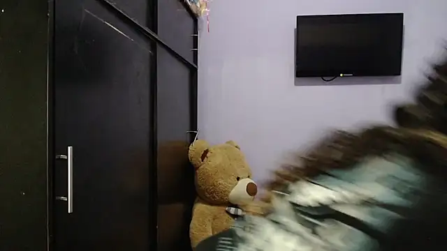 ANGELIQUE KLANE online show from 01-24-25, 04:37