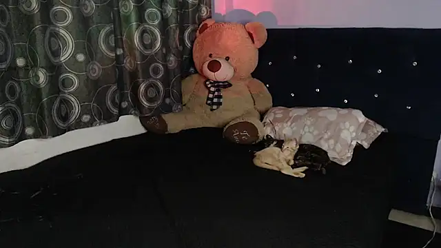 ANGELIQUE KLANE online show from 03-26-26, 12:44