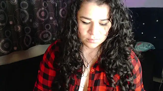 Snapshot of ANGELIQUE_KLANE chatting on 06-11-26, 12:08 ANGELIQUE KLANE online show from 06-11-26, 12:08
