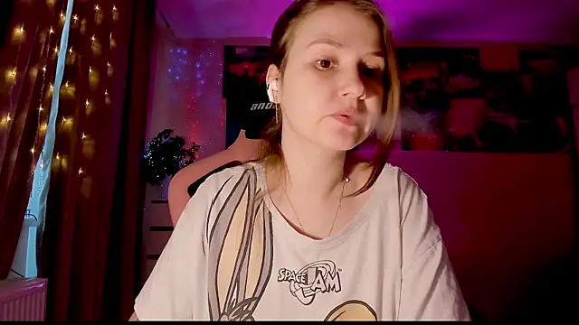 Snapshot of GoodWitch_ chatting on 01-30-25, 08:01 GoodWitch online show from 01-30-25, 08:01