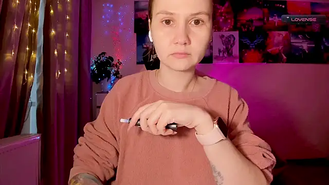 Snapshot of GoodWitch_ chatting on 02-02-25, 08:57 GoodWitch online show from 02-02-25, 08:57