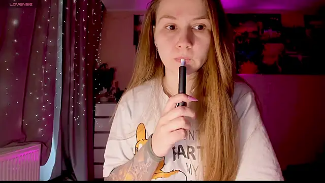 Snapshot of GoodWitch_ chatting on 02-19-25, 07:50 GoodWitch online show from 02-19-25, 07:50