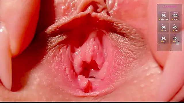 Snapshot of GoodWitch_ chatting on 03-13-25, 04:34 GoodWitch online show from 03-13-25, 04:34