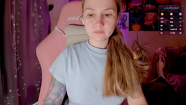 Snapshot of GoodWitch_ chatting on 09-10-25, 07:19 GoodWitch online show from 09-10-25, 07:19