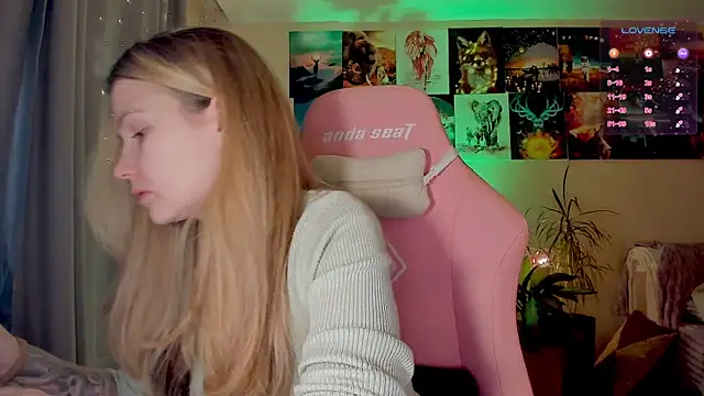 Snapshot of GoodWitch_ chatting on 09-17-25, 06:48 GoodWitch online show from 09-17-25, 06:48